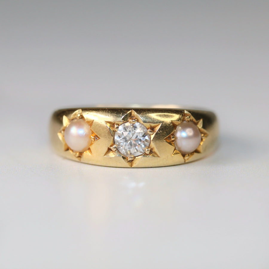 18ct Yellow Gold Diamond & Pearl Ring