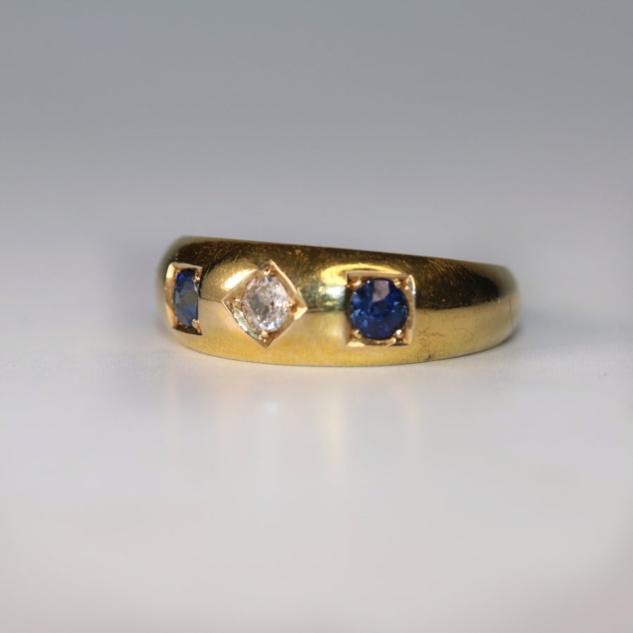 18ct Yellow Gold Sapphire & Diamond Ring