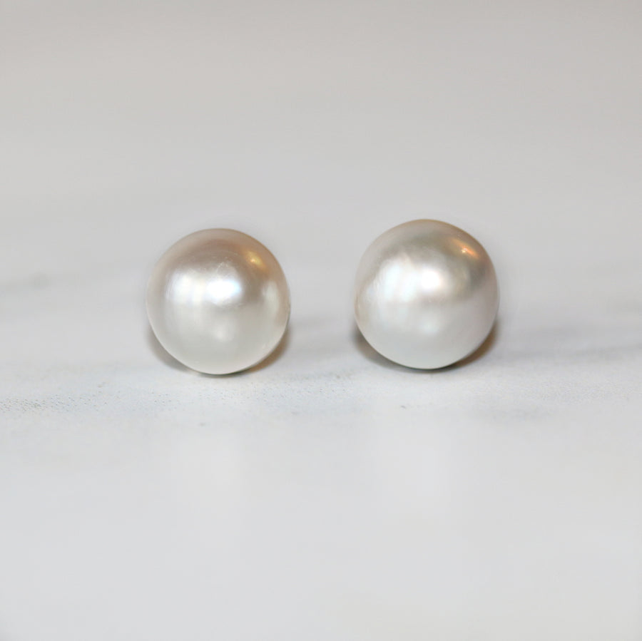 9ct White Gold Mabe Pearl Stud Earrings