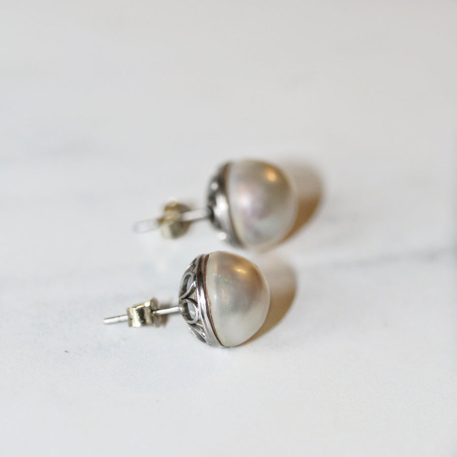 9ct White Gold Mabe Pearl Stud Earrings