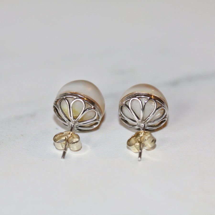 9ct White Gold Mabe Pearl Stud Earrings