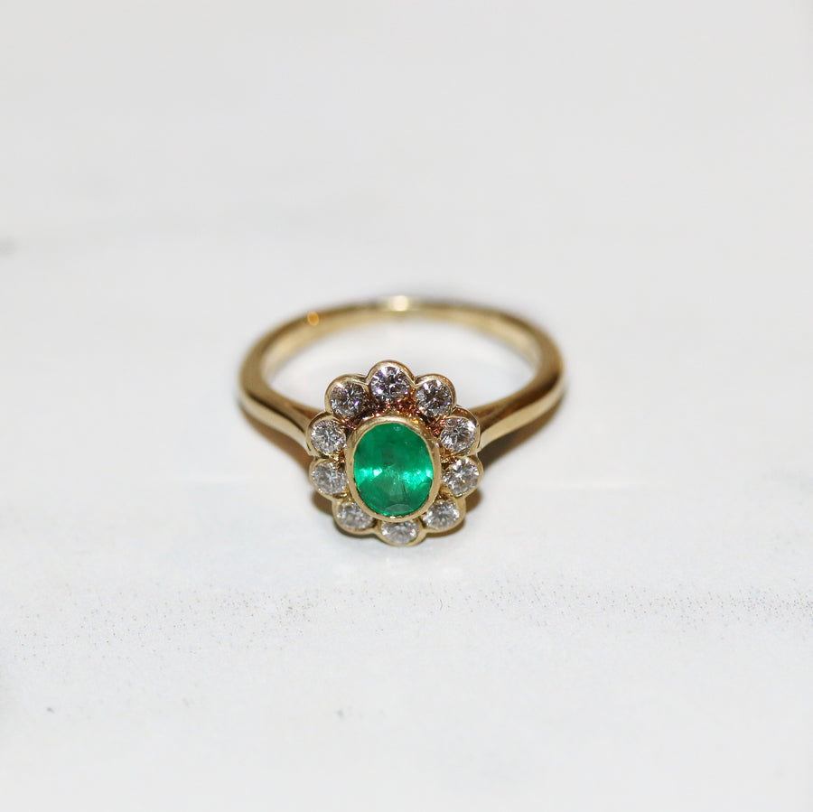 18ct Yellow Gold Emerald & Diamond Cluster Ring