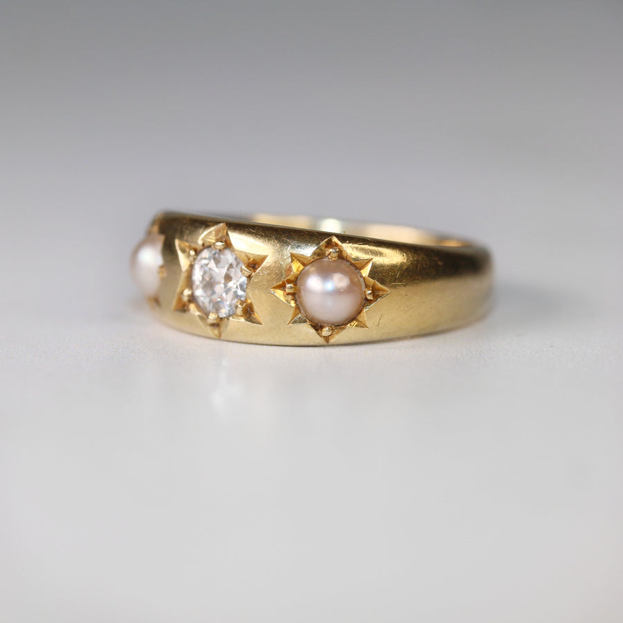 18ct Yellow Gold Diamond & Pearl Ring