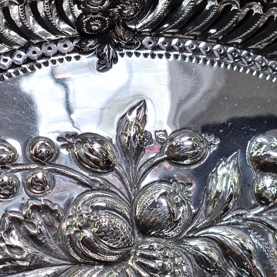 Victorian Oval Embossed Dish