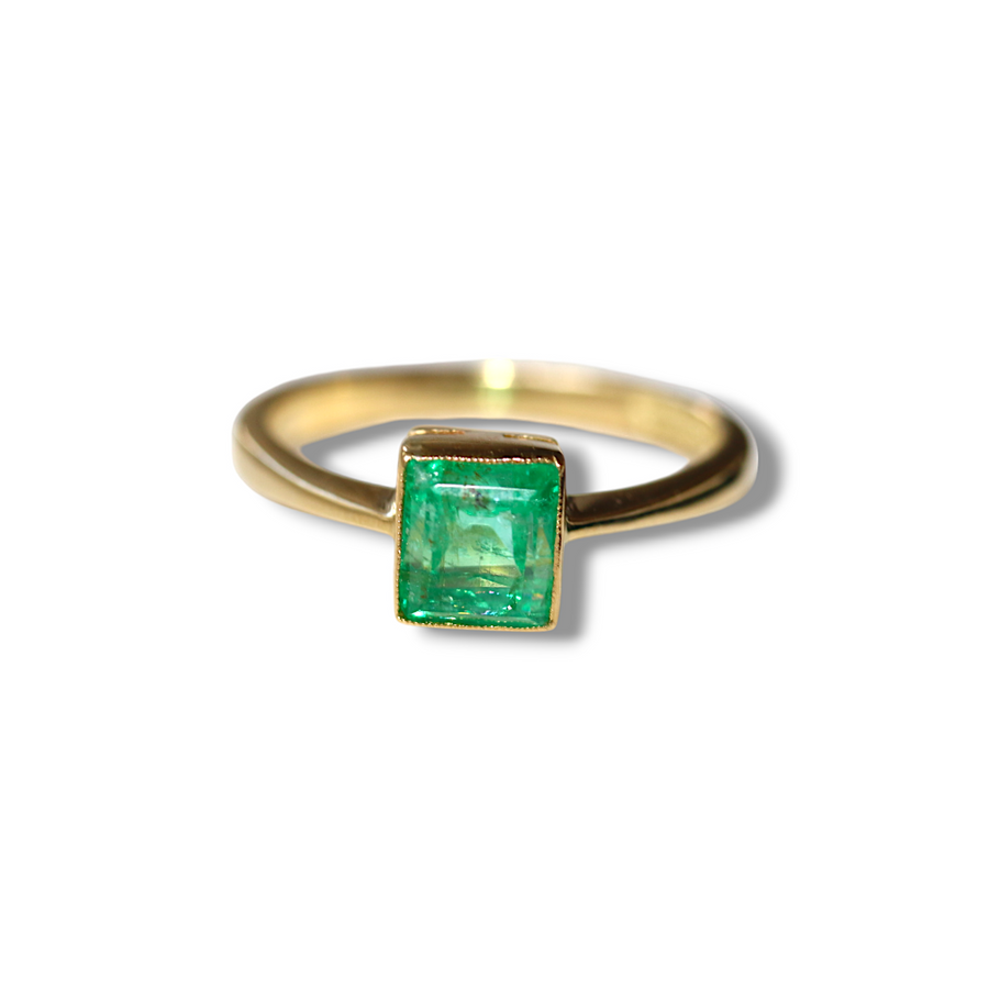 18ct Yellow Gold Emerald Ring