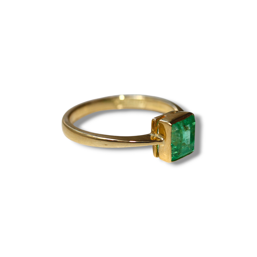 18ct Yellow Gold Emerald Ring