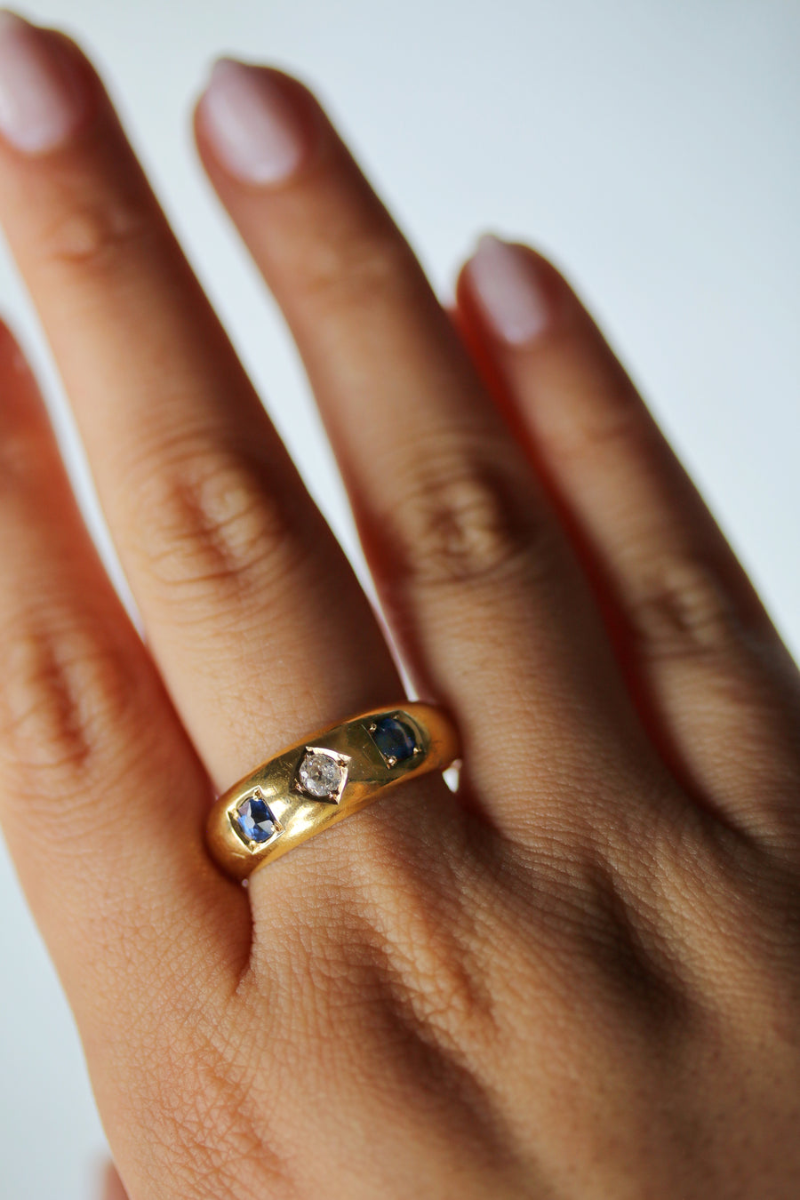 18ct Yellow Gold Sapphire & Diamond Ring